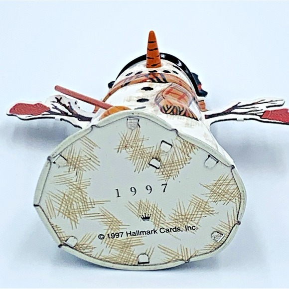 1997 Hallmark Pressed Tin Meadow Santa Vintage Christmas Ornament Mint in Box - Picture 6 of 11